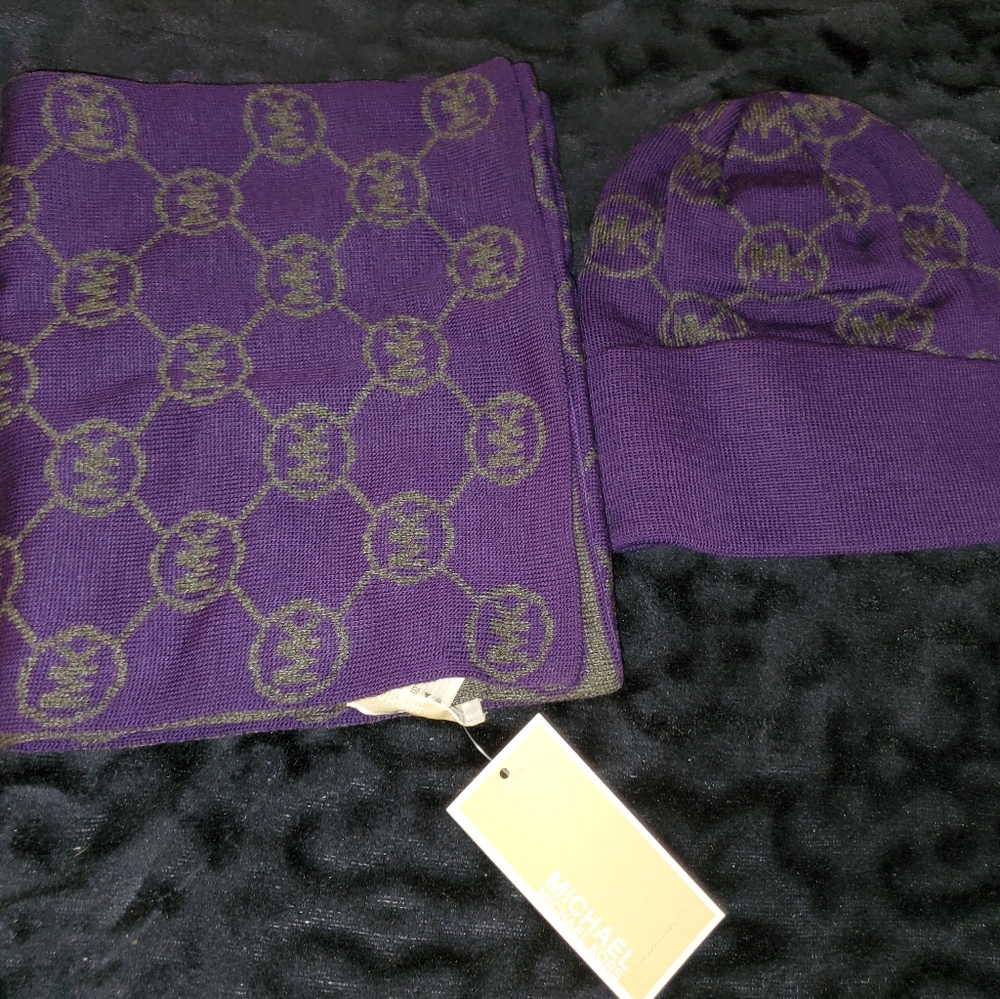 Micheal kors hat n scarf